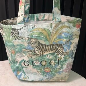 Gucci Women's Jungle Print Tote Bag - Multicolor